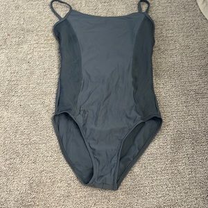 Wear moi grey leotard